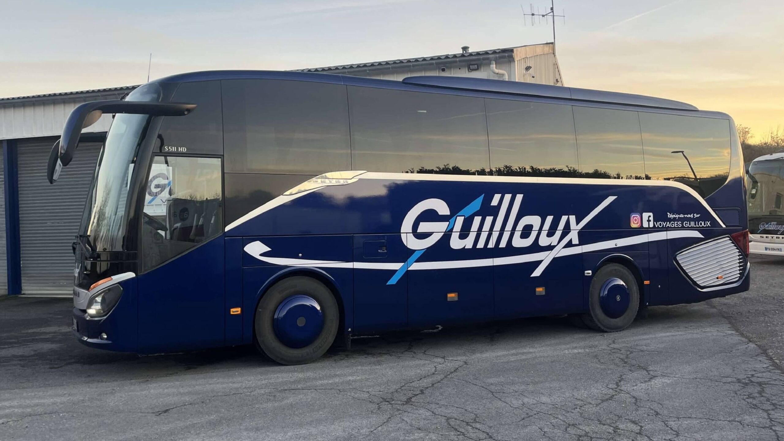 Car Grand Tourisme de 37 à 63 places